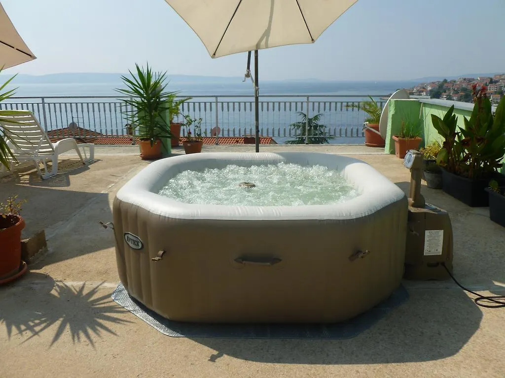 Luna Apartments Trogir