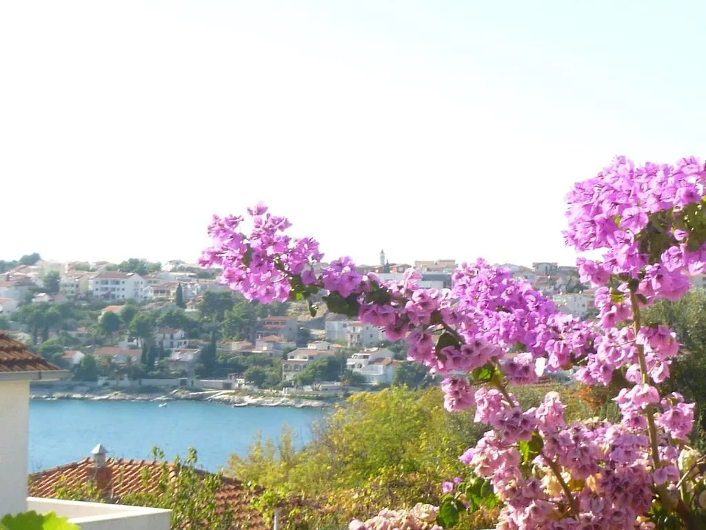Luna Apartments Trogir