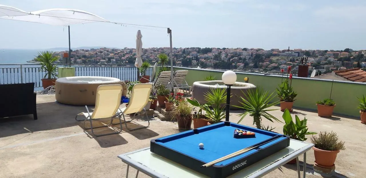Luna Apartments Trogir