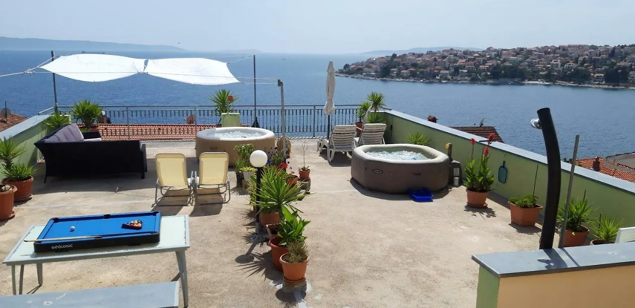 Luna Apartments Trogir