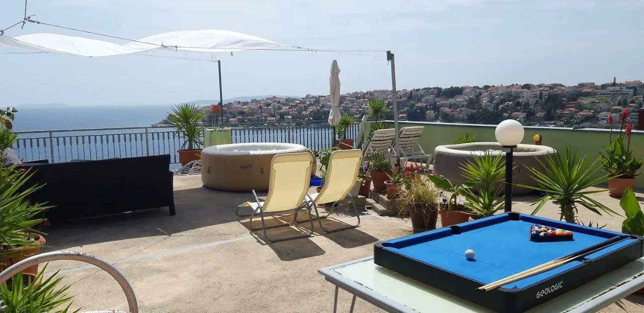 Luna Apartments Trogir
