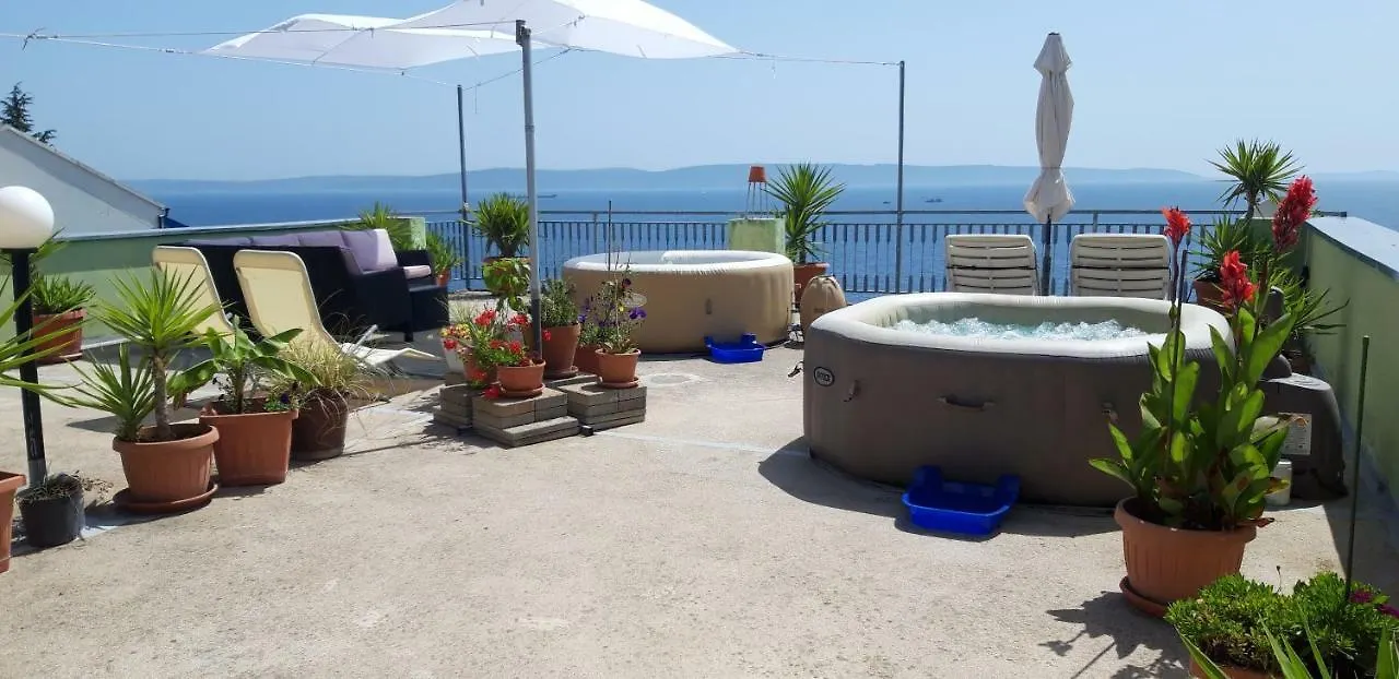 Luna Apartments Trogir 0*,