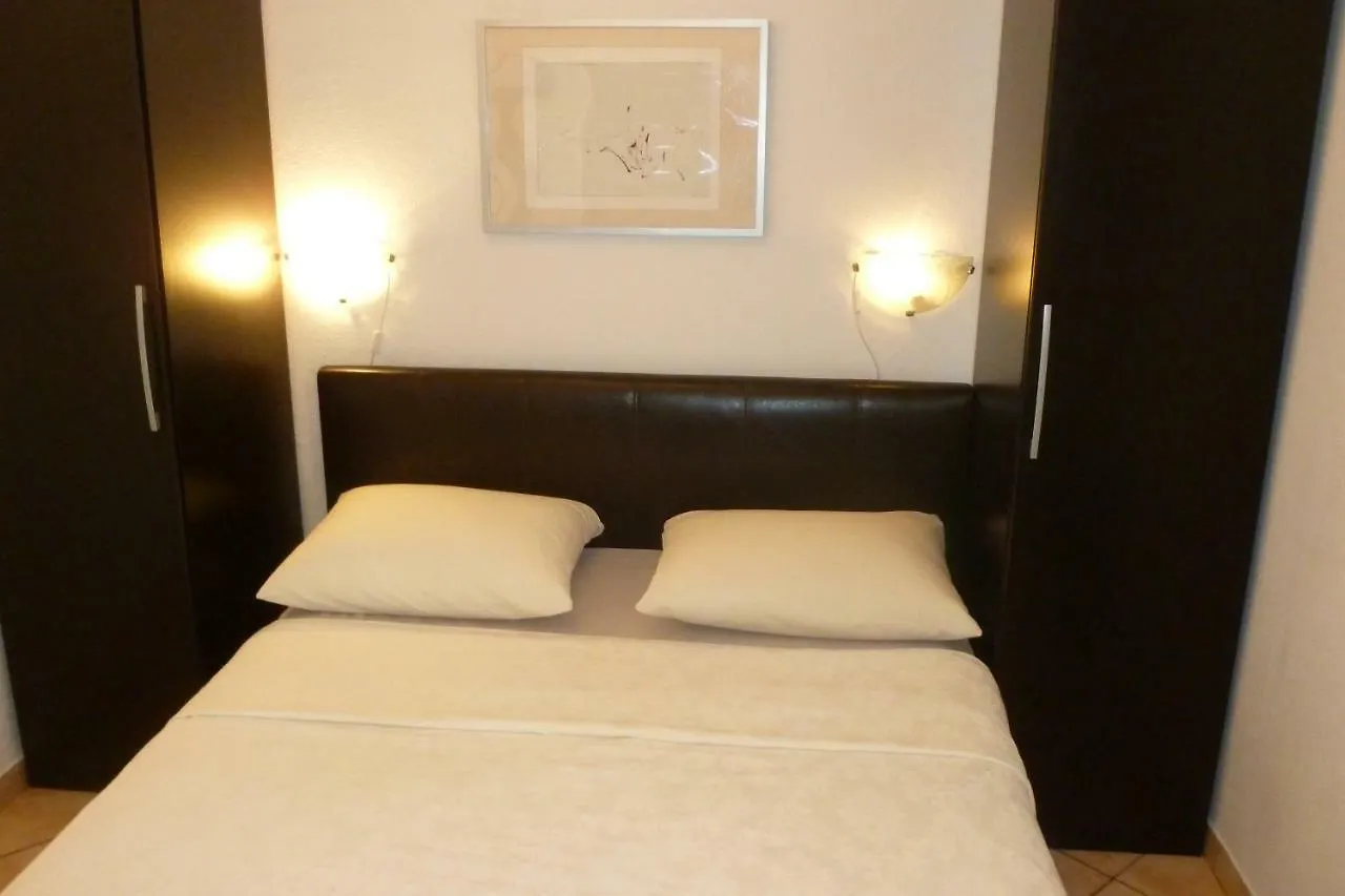 Luna Apartments Trogir